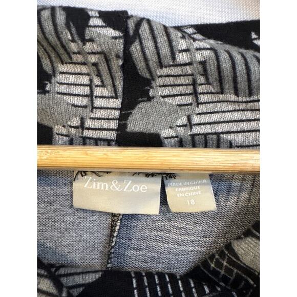 Women’s Zim & Zoe Size 18 Grey & Black Floral Long Sleeve Shirt. - Picture 3 of 4